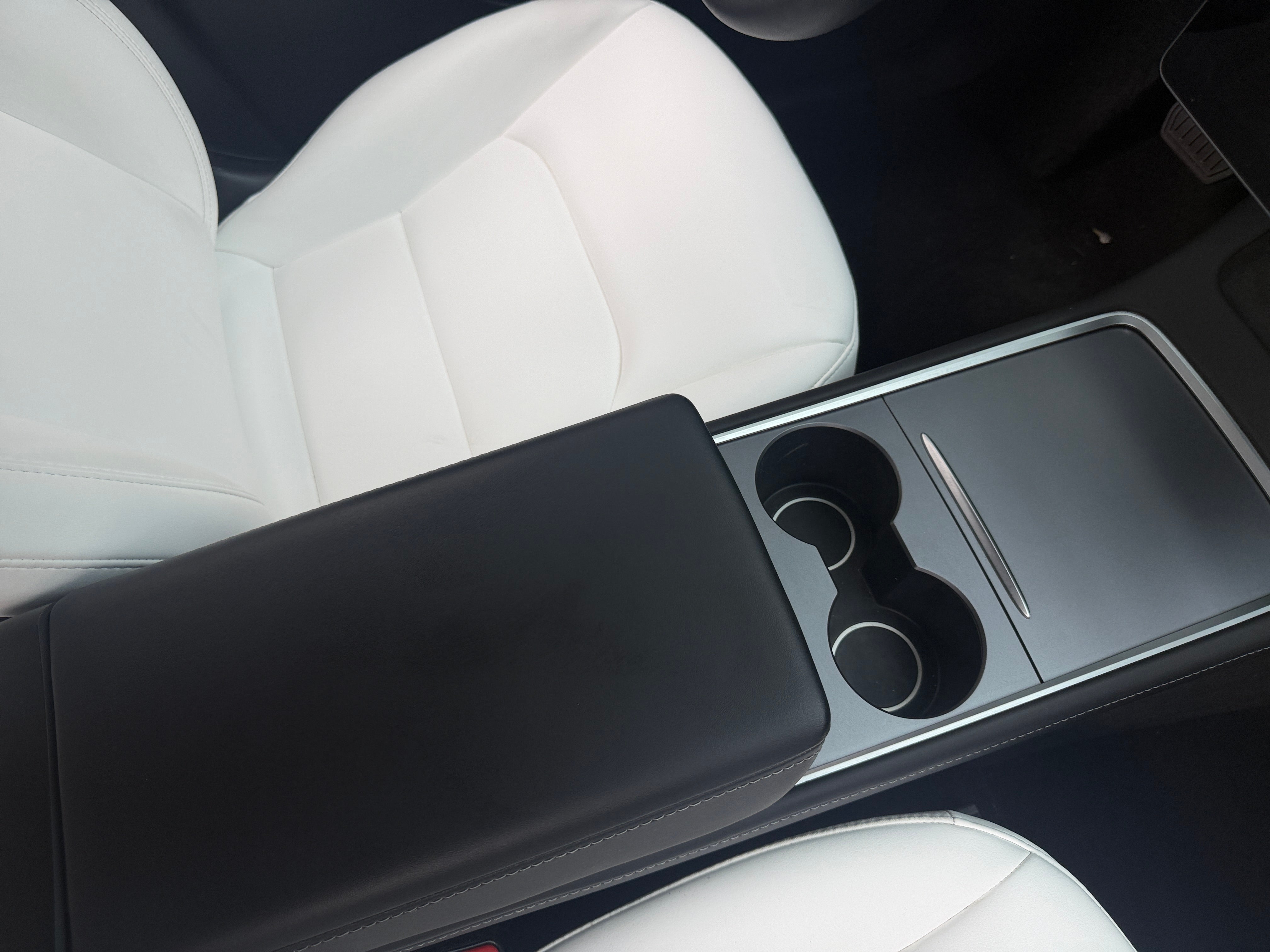 tesla model y 2022 7SAYGDEE6NF563298 image tesla model y 2022 7SAYGDEE6NF563298 image